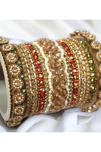 Traditional red-green style bangle set for two hands by leshya