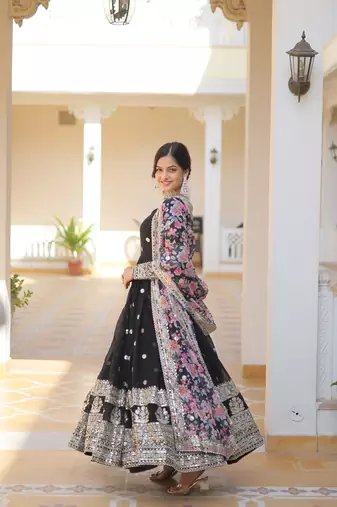 BLACK GEORGETTE EMBROIDERY WORK STICHED SUIT 