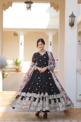 BLACK GEORGETTE EMBROIDERY WORK STICHED SUIT  4