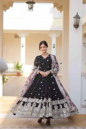 BLACK GEORGETTE EMBROIDERY WORK STICHED SUIT 