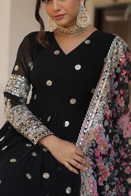 BLACK GEORGETTE EMBROIDERY WORK STICHED SUIT  6