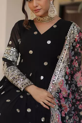 BLACK GEORGETTE EMBROIDERY WORK STICHED SUIT 