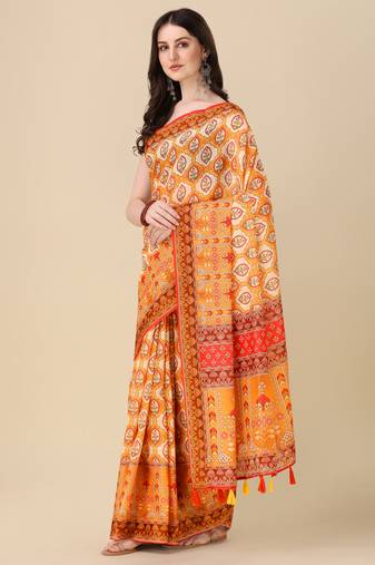 Digital Print Zari Cotton Lilen Crocher Work Saree With Multicolored Cotton Tussle At Pallu
