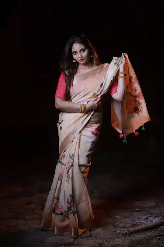 Digital Print Zari Cotton Lilen  Saree With Multicolored Cotton Tussle At Pallu