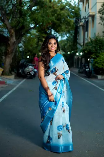 Digital Print Zari Cotton Lilen  Saree With Multicolored Cotton Tussle At Pallu