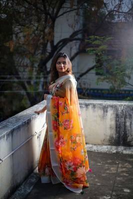 Digital Print Zari Cotton Lilen  Saree With Multicolored Cotton Tussle At Pallu 3