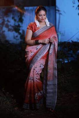 Digital Print Zari Cotton Lilen  Saree With Multicolored Cotton Tussle At Pallu 1