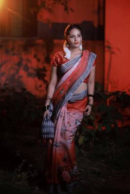 Digital Print Zari Cotton Lilen  Saree With Multicolored Cotton Tussle At Pallu 2