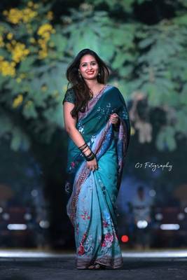 Digital Print Zari Cotton Lilen  Saree With Multicolored Cotton Tussle At Pallu 1