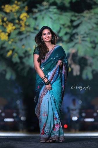 Digital Print Zari Cotton Lilen  Saree With Multicolored Cotton Tussle At Pallu