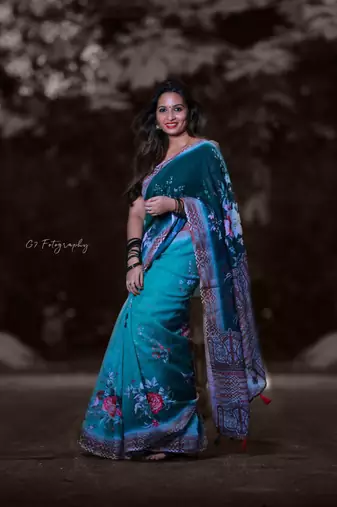 Digital Print Zari Cotton Lilen  Saree With Multicolored Cotton Tussle At Pallu