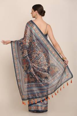 Digital Print Rapier Jequared Saree With Unstitched Blouse And Beautiful Multicoloured Thred Work At Pallu 4