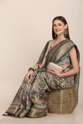 Digital Print Rapier Jequared Saree With Unstitched Blouse And Beautiful Multicoloured Thred Work At Pallu 3