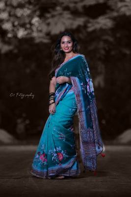 Floral  Digital Print Zari Cotton Lilen  Saree With Multicolored Cotton Tussle At Pallu 2