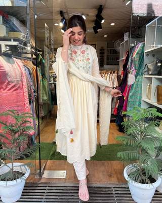 Women embroidery kurta with pant and dupatta 1