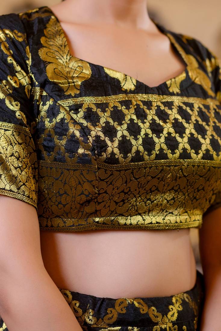 BANARSI LEHENGA WITH STITCHED BLOUSE