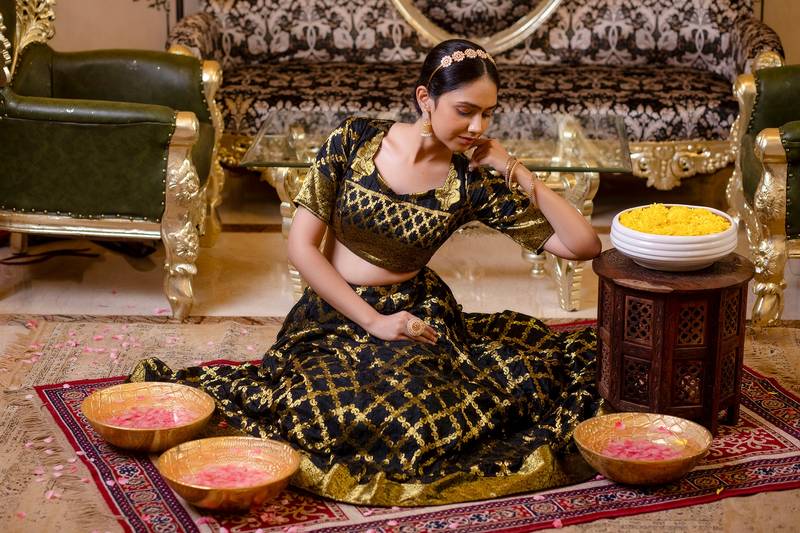BANARSI LEHENGA WITH STITCHED BLOUSE