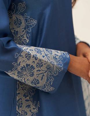 Blue and white embroidered salwar suit 2