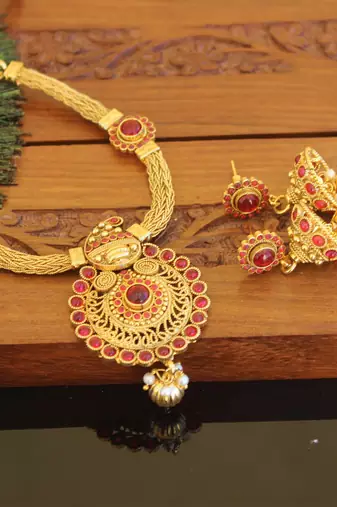 Designer gold plated kempu necklace set