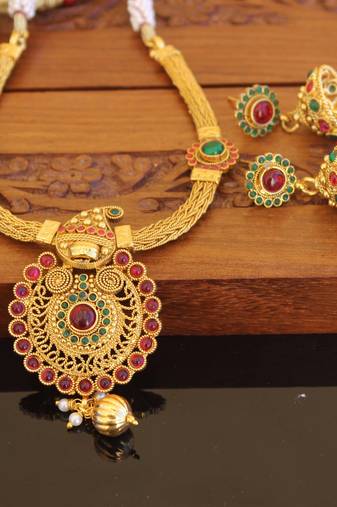 Designer gold plated kempu necklace set