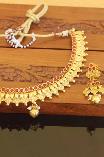 Designer gold plated kempu necklace set