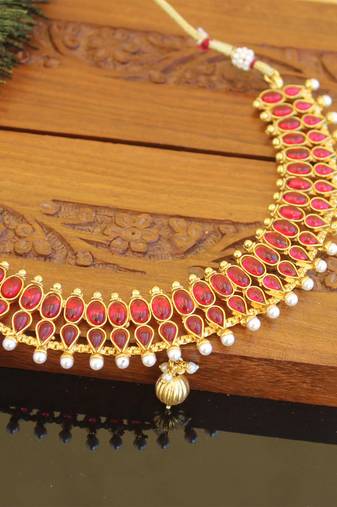 Designer gold plated kempu necklace