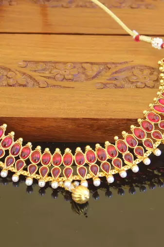 Designer gold plated kempu necklace