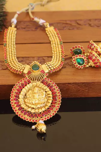 Designer gold plated templekempu necklace set