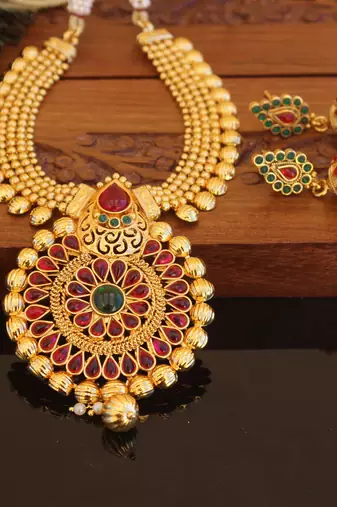 Designer gold plated kempu necklace set