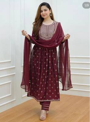 Women embroidery kurta with pant and dupatta 1