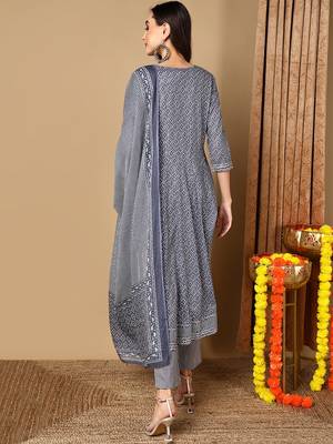 women grey rayon blend geometric printed a-line kurta trouser and dupatta 4