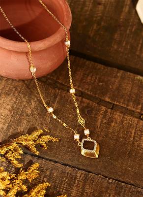 Diamond Shaped Necklace 1