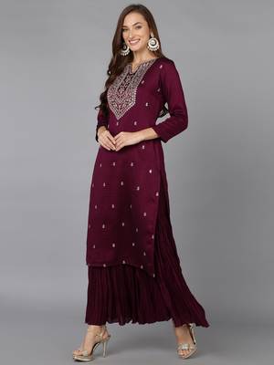 women silk blend embroidered kurta 3