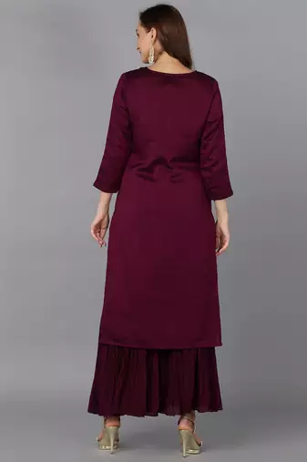 women silk blend embroidered kurta