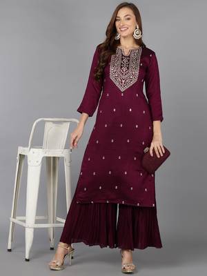women silk blend embroidered kurta 5