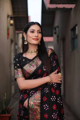 Black Women'S Pure Gharchola Bandhej Dola Silk Blend Saree 2