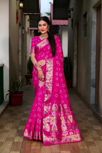 Pink Women'S Pure Gharchola Bandhej Dola Silk Blend Saree