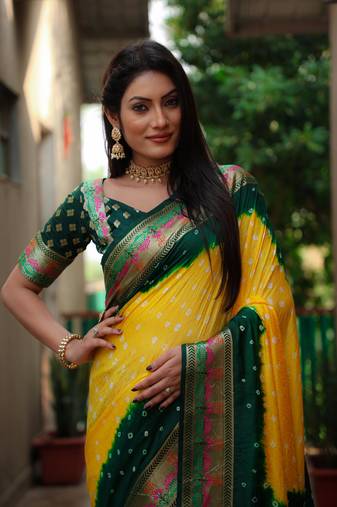 Multi Women'S Pure Gharchola Bandhej Dola Silk Blend Saree