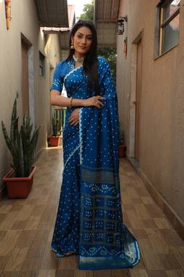 Teal Woven Design Bandhej Soft Silk Blend Saree 3