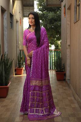 Lavender Woven Design Pure Bandhej Soft Silk Blend Saree 2