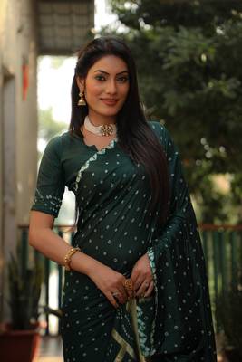 Dark Green Woven Design Pure Bandhej Soft Silk Blend Saree 4