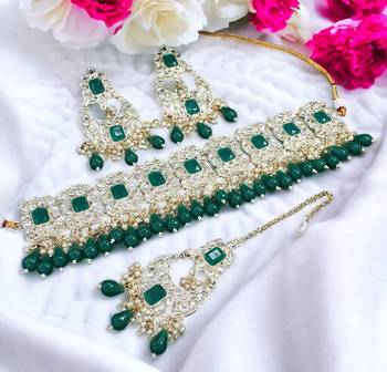 Lalso diva fashionable green stone kundan choker necklace jewellery set - ll-1006 gr 1