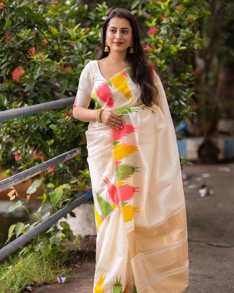  White Silk Blend Sarees With Blouse