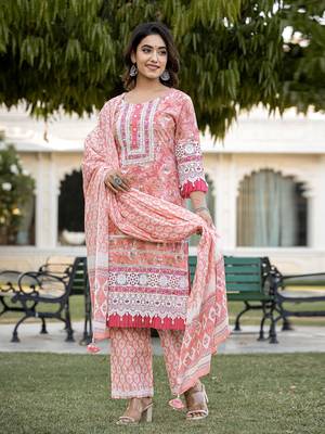 Yufta peach floral print straight pakistani style kurta trouser and dupatta set 1