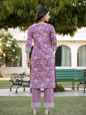 Yufta purple floral print straight pakistani style kurta trouser and dupatta set with lace work 3