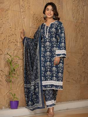  blue floral print pakistani style kurta trouser and dupatta set 2