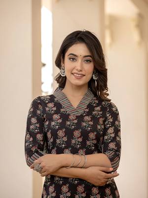 Black floral print dori embroidery straight kurta trouser set 5