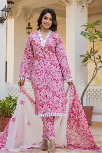  pink floral print pakistani style kurta trouser and dupatta set