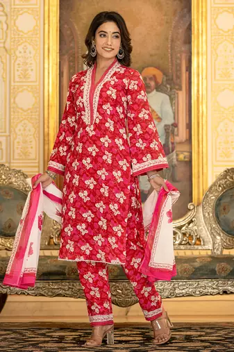  pink floral print straight pakistani style kurta trouser and dupatta set