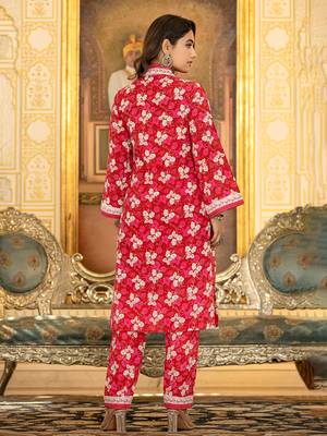  pink floral print straight pakistani style kurta trouser and dupatta set 3